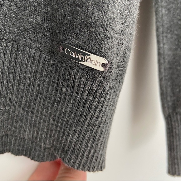 CALVIN KLEIN PURPLE/GREY COLOUR BLOCKED TURTLENECK SWEATER, XL - Picture 8 of 11